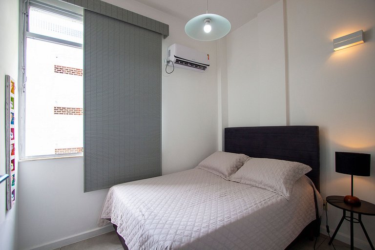 COPACABANA - VISTA LATERAL MAR