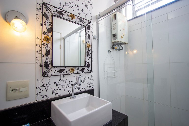 COPACABANA - VISTA LATERAL MAR