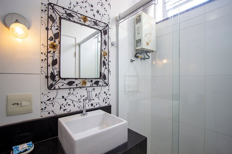 COPACABANA - VISTA LATERAL MAR