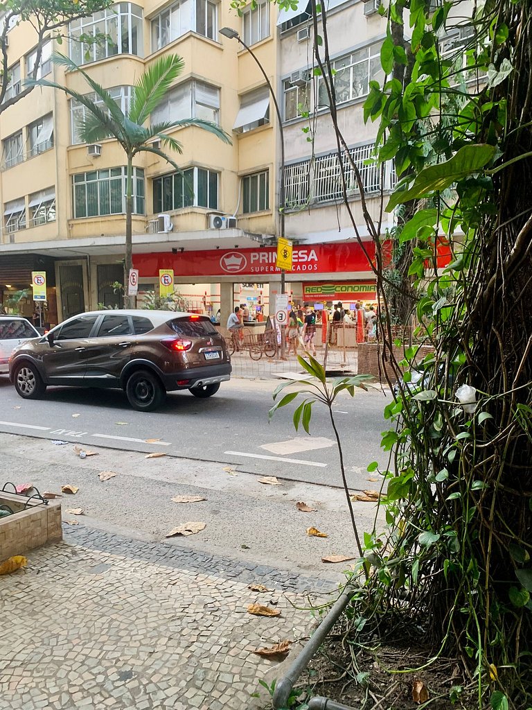 Copacabana- Great location in Baixo Copa.