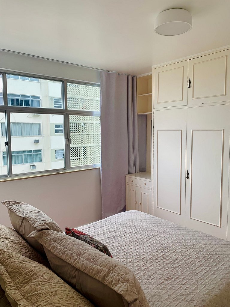 Leblon – Recém-reformado com vista Mar.