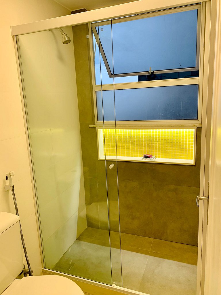 Leblon – Recém-reformado com vista Mar.