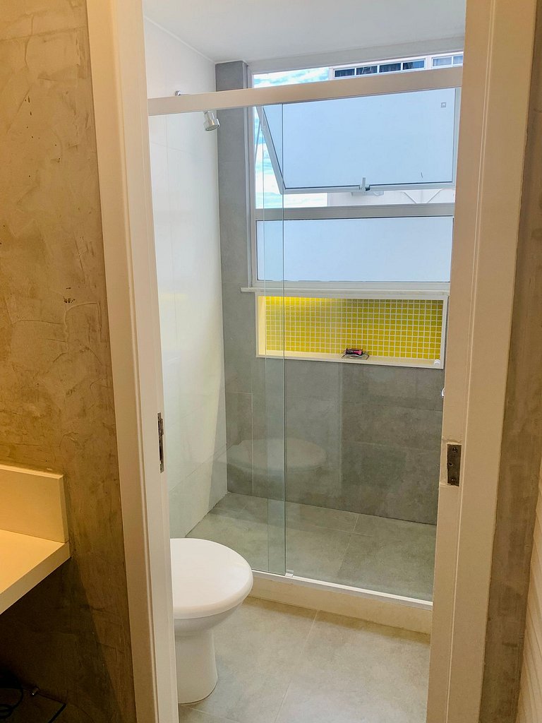 Leblon – Recém-reformado com vista Mar.