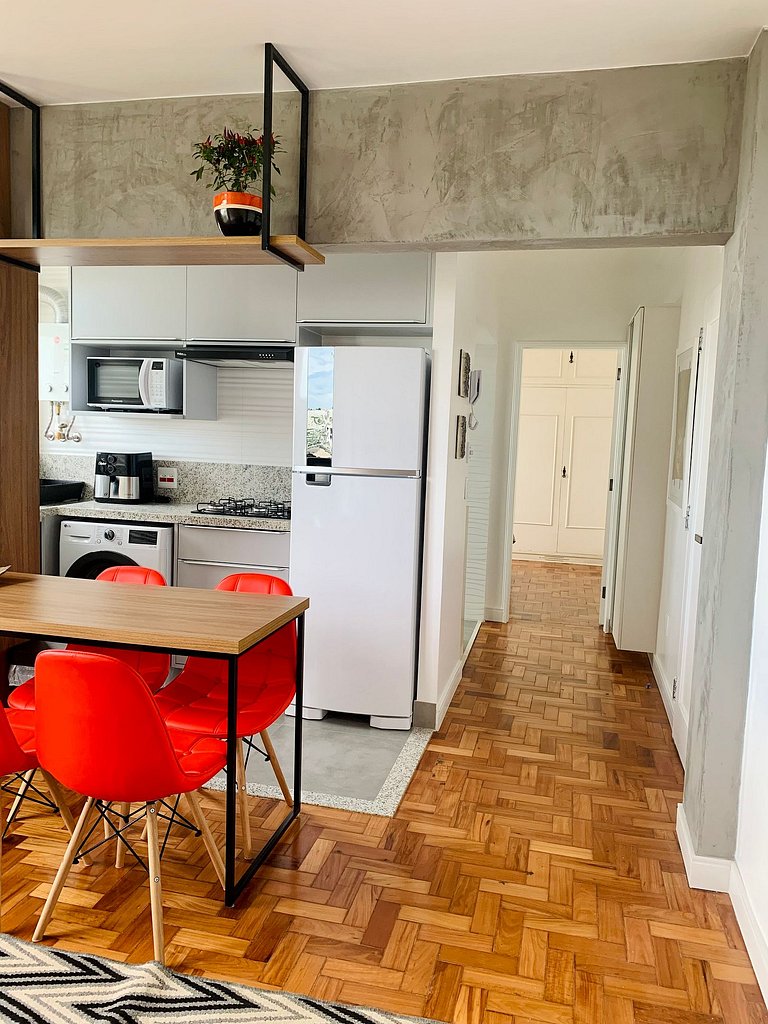 Leblon – Recém-reformado com vista Mar.