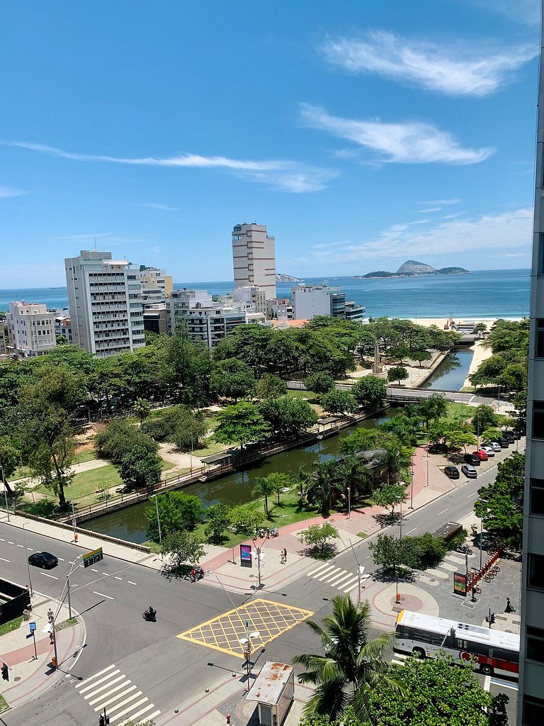 Leblon – Recém-reformado com vista Mar.