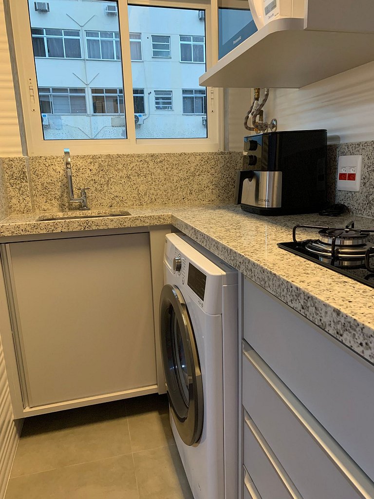 Leblon – Recém-reformado com vista Mar.