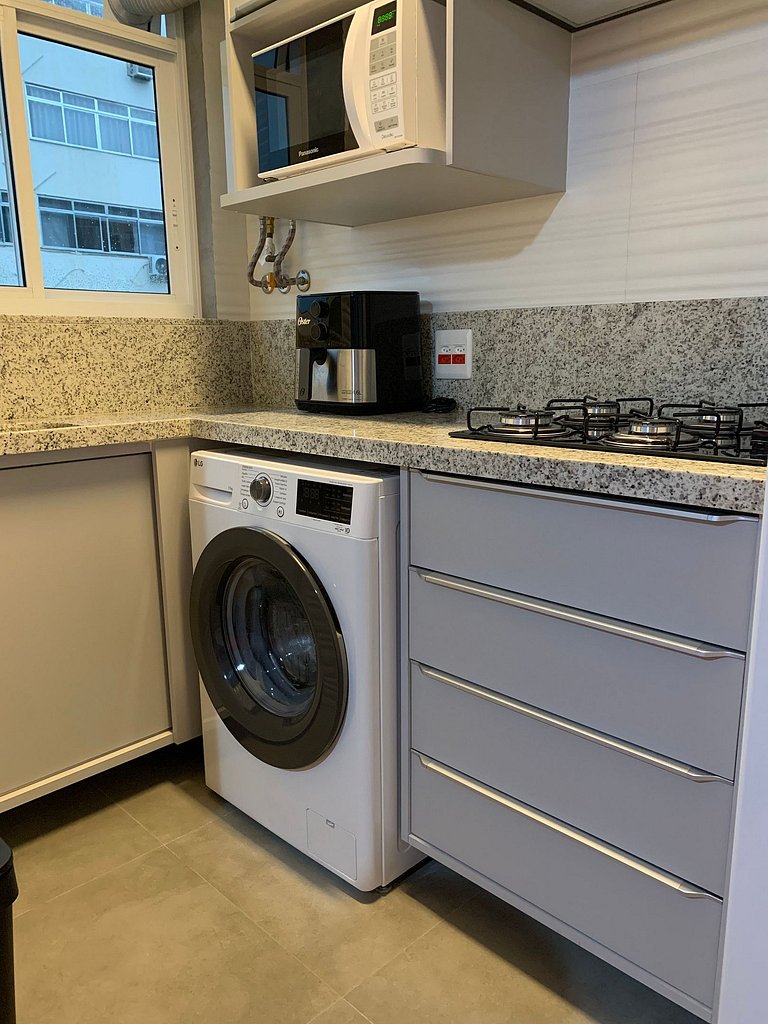 Leblon – Recém-reformado com vista Mar.