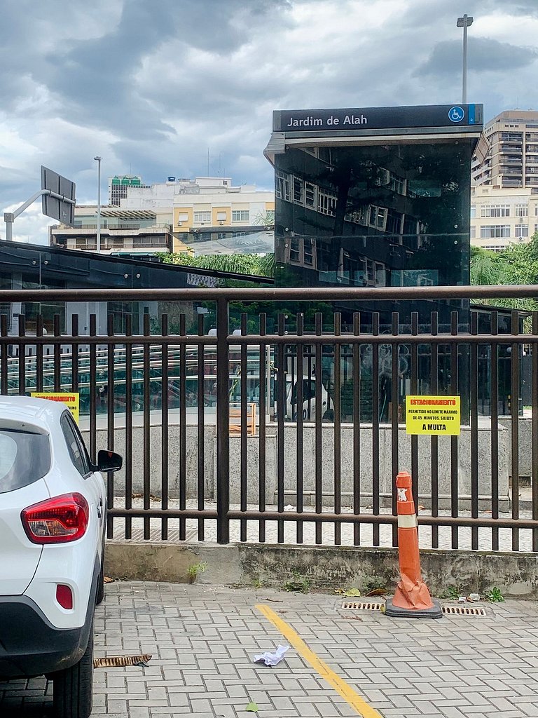 Leblon – Recém-reformado com vista Mar.