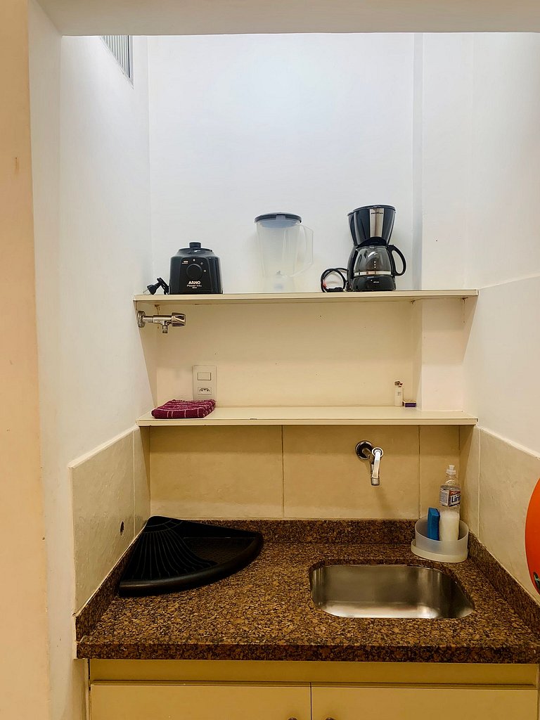 COPACABANA - ÓTIMA LOCALIZAÇÃO