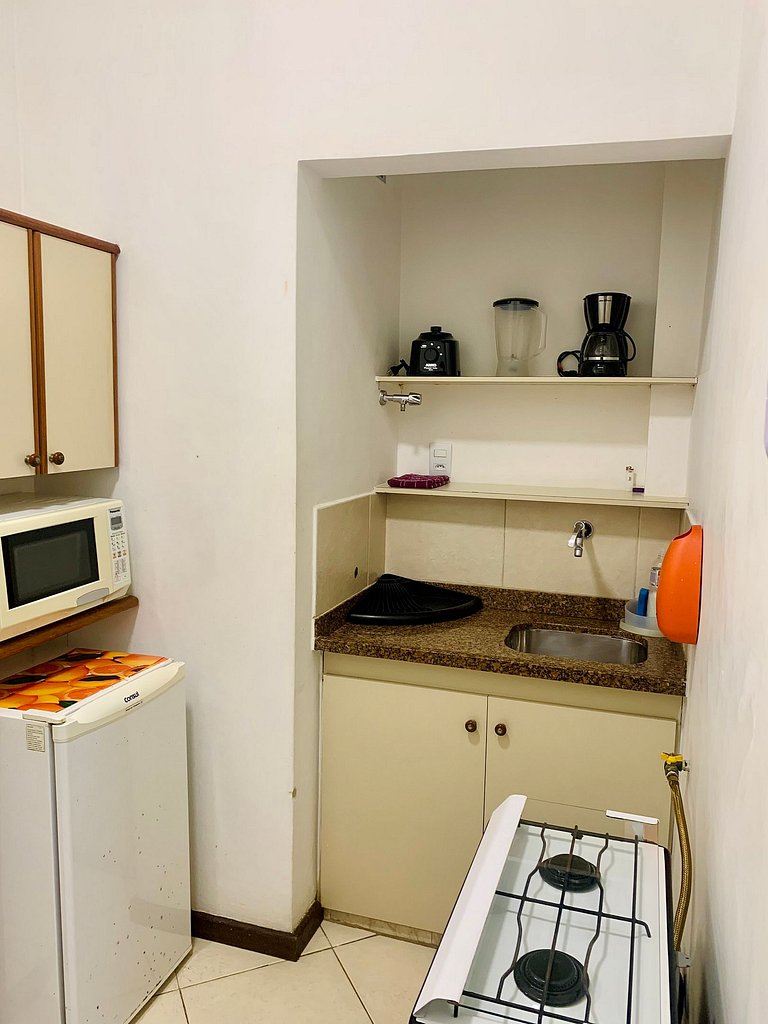 COPACABANA - ÓTIMA LOCALIZAÇÃO