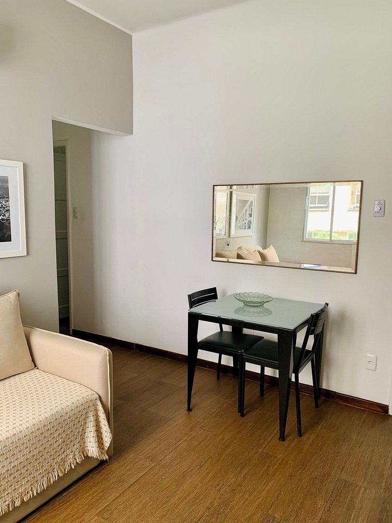 Copacabana- Great location in Baixo Copa.