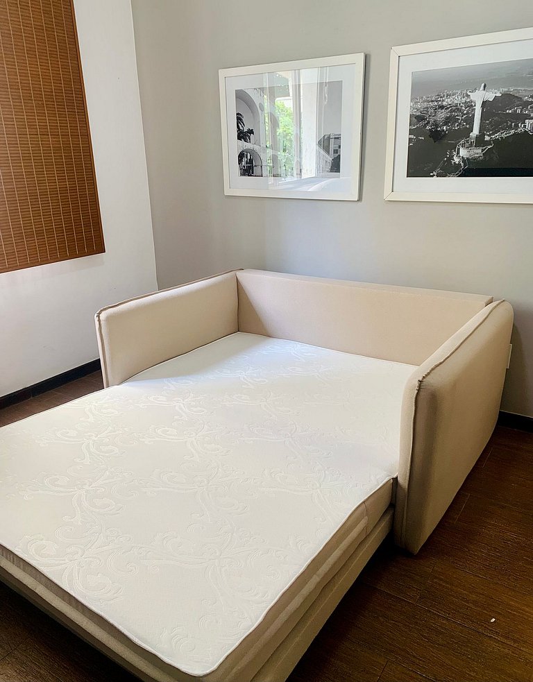 Copacabana- Ótima localização no Baixo Copa.