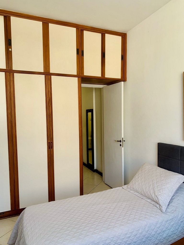 COPACABANA - ÓTIMA LOCALIZAÇÃO