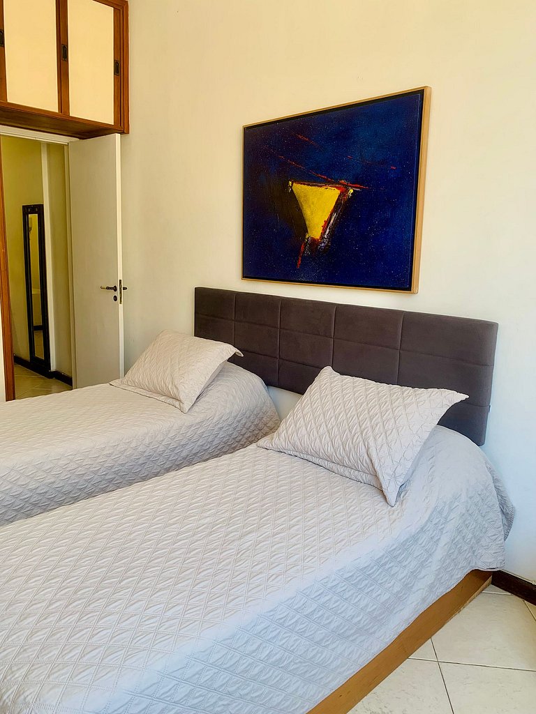 COPACABANA - ÓTIMA LOCALIZAÇÃO