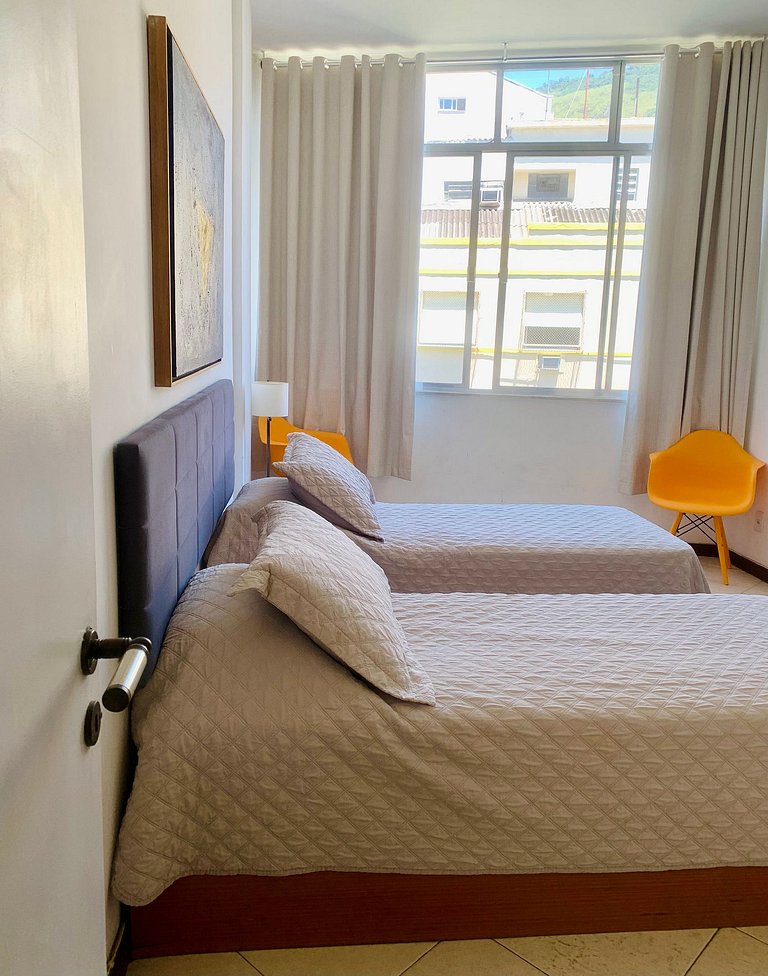 COPACABANA - ÓTIMA LOCALIZAÇÃO