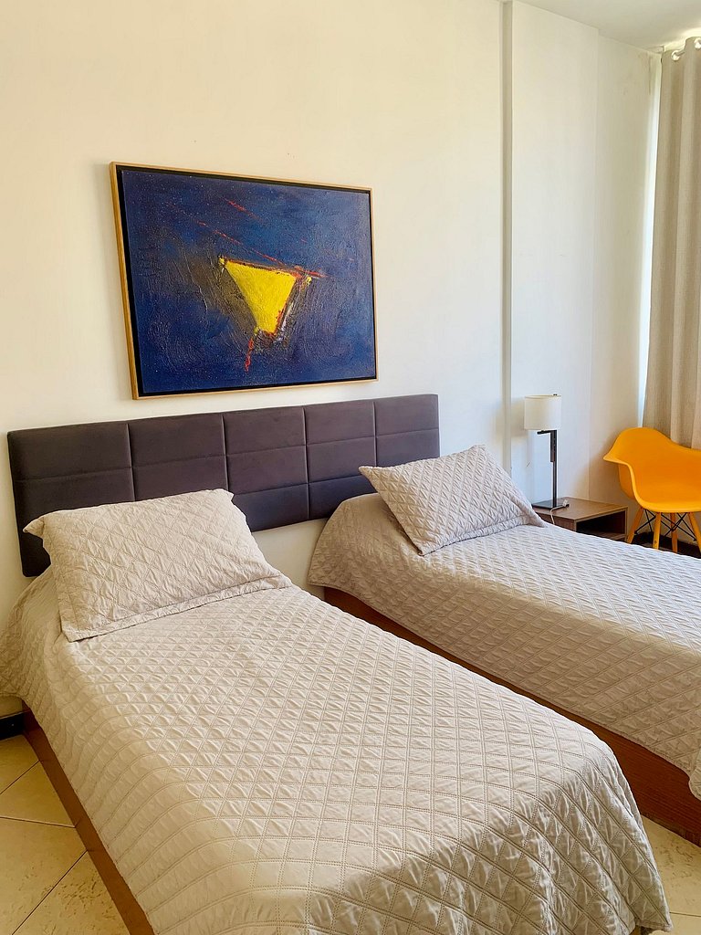 COPACABANA - ÓTIMA LOCALIZAÇÃO